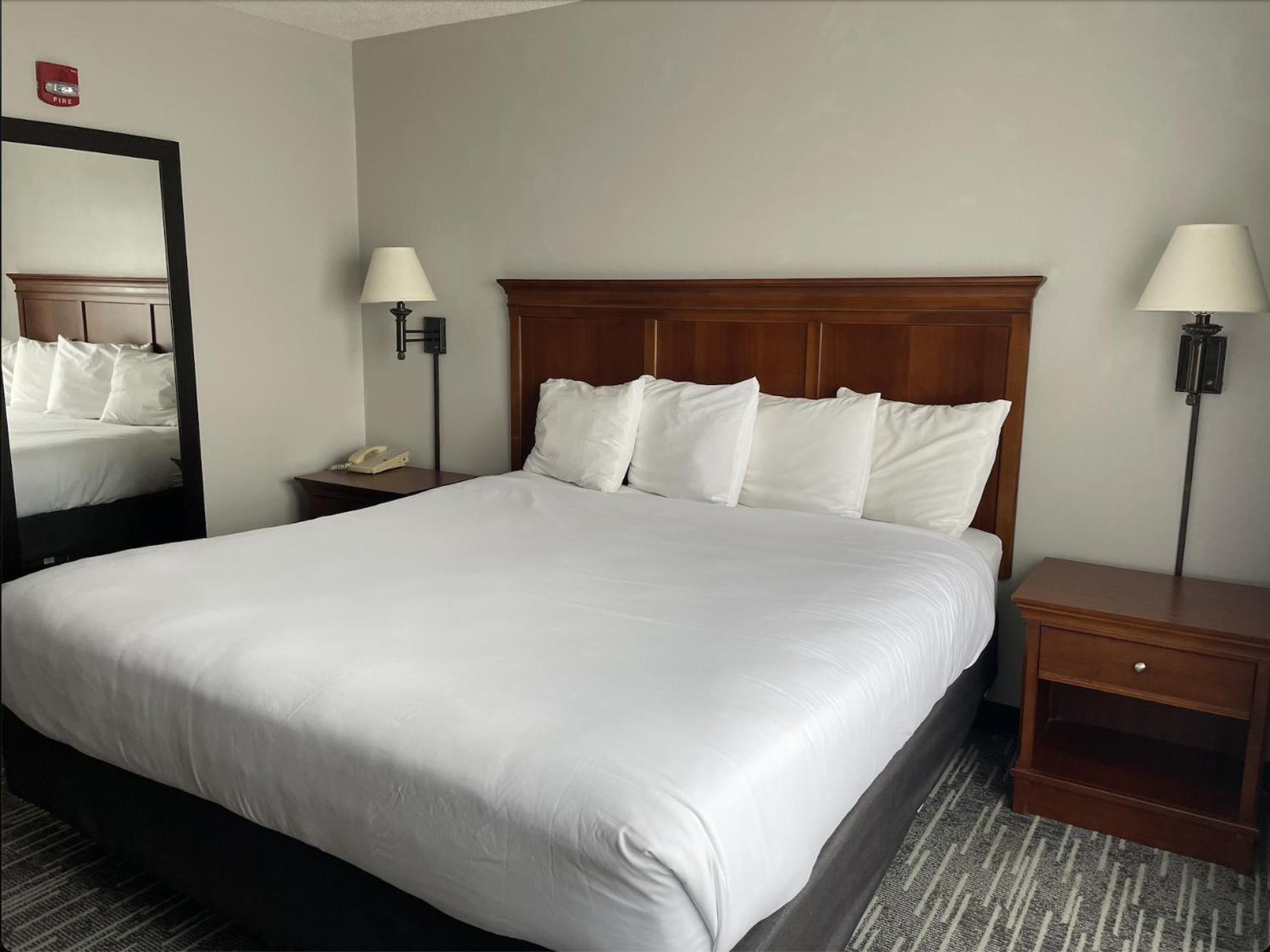 Harmony Inn & Suites Форт Додж Екстериор снимка