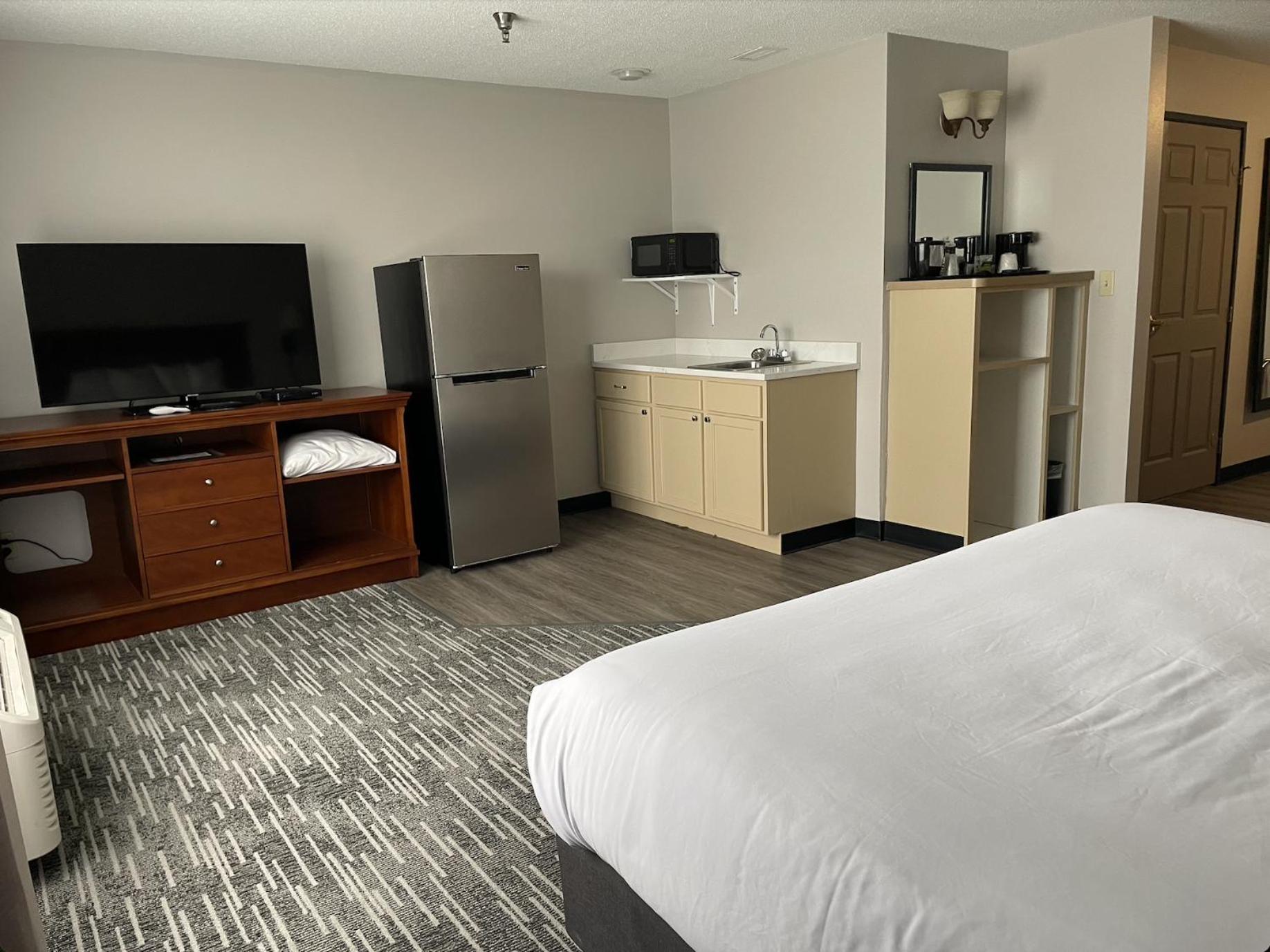 Harmony Inn & Suites Форт Додж Екстериор снимка