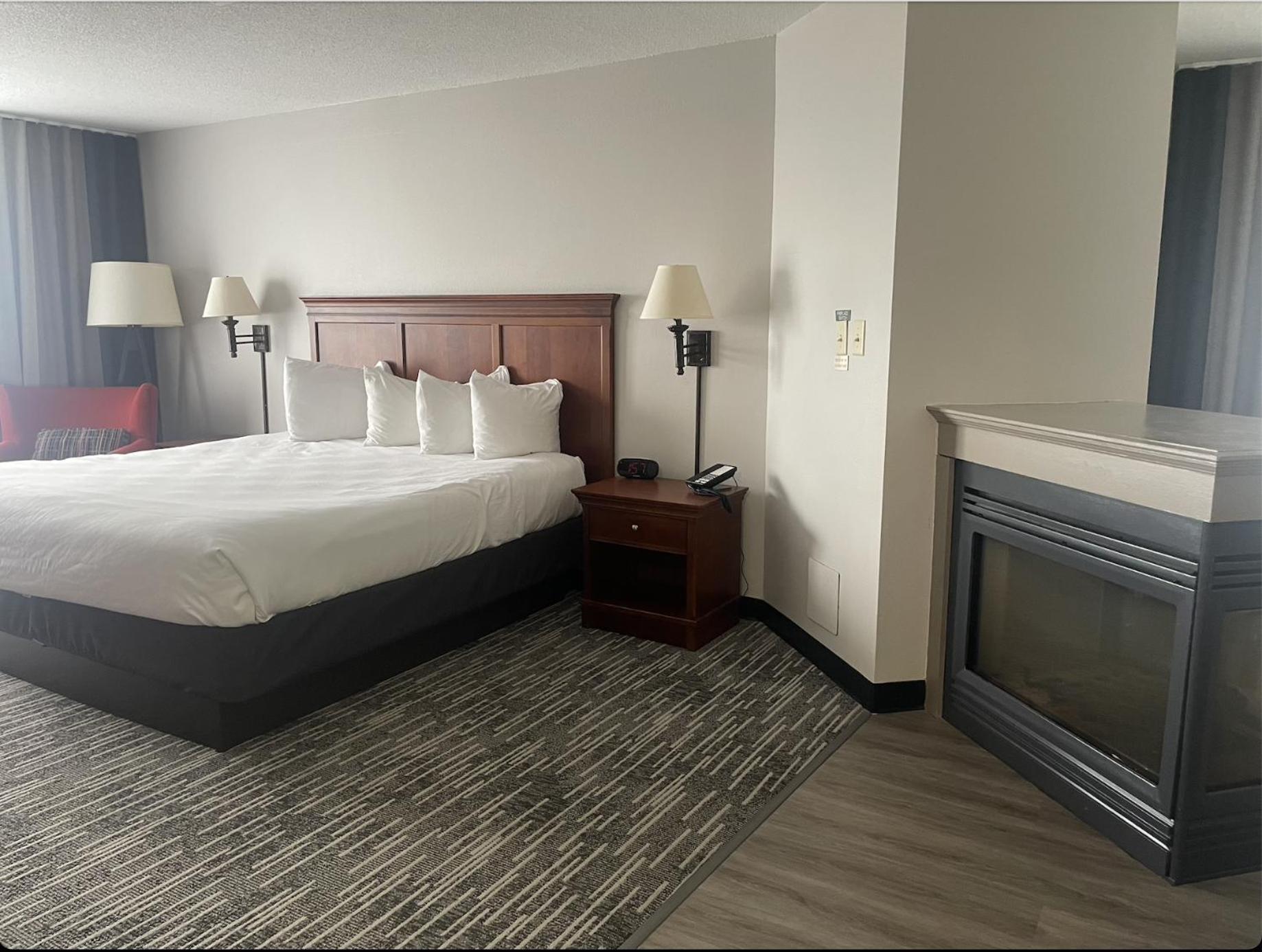 Harmony Inn & Suites Форт Додж Екстериор снимка