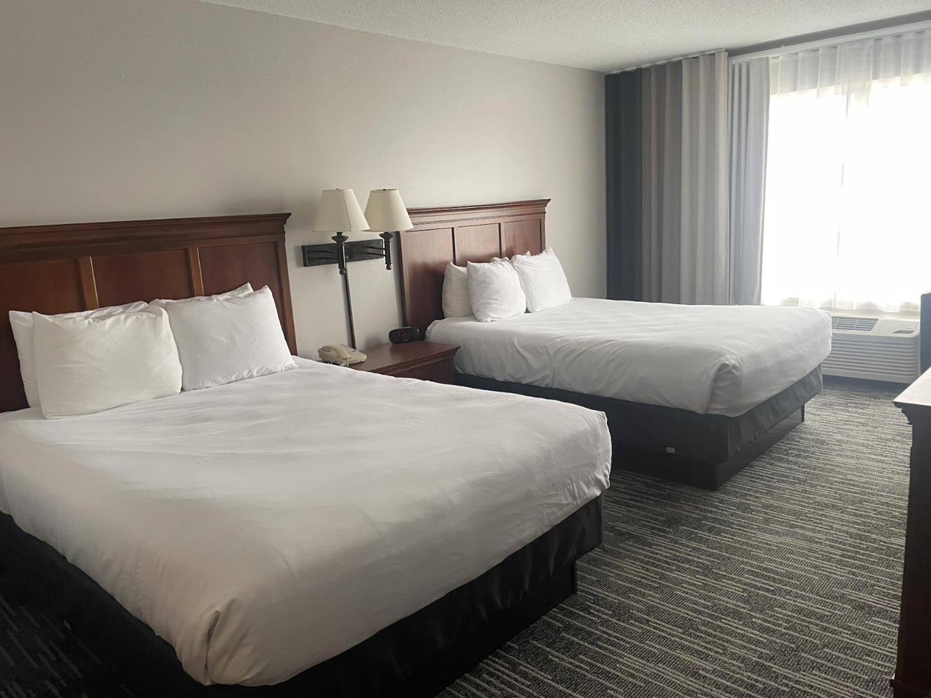 Harmony Inn & Suites Форт Додж Екстериор снимка