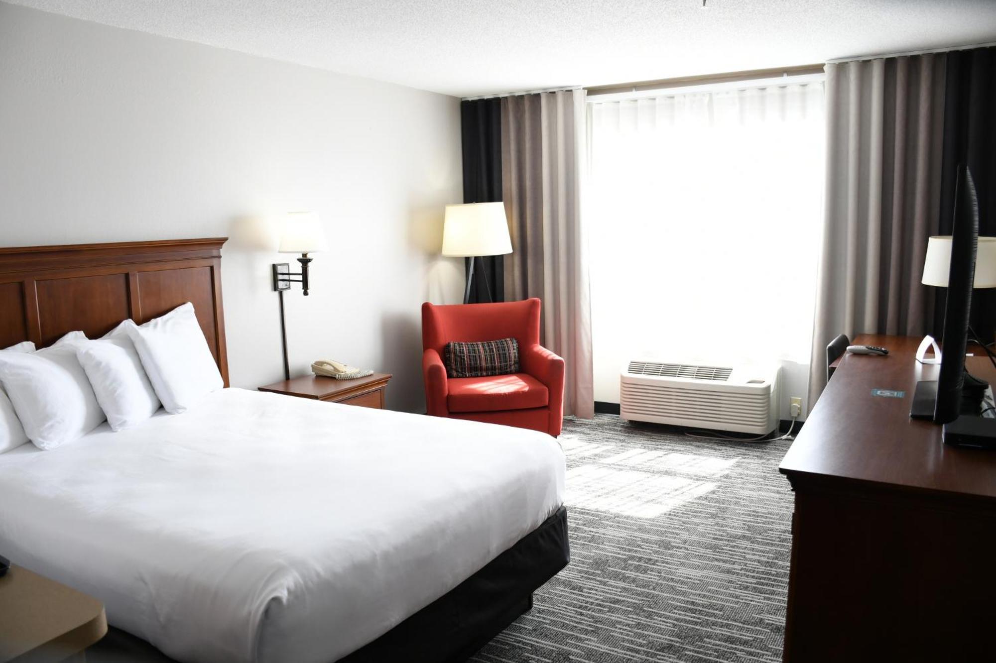 Harmony Inn & Suites Форт Додж Екстериор снимка